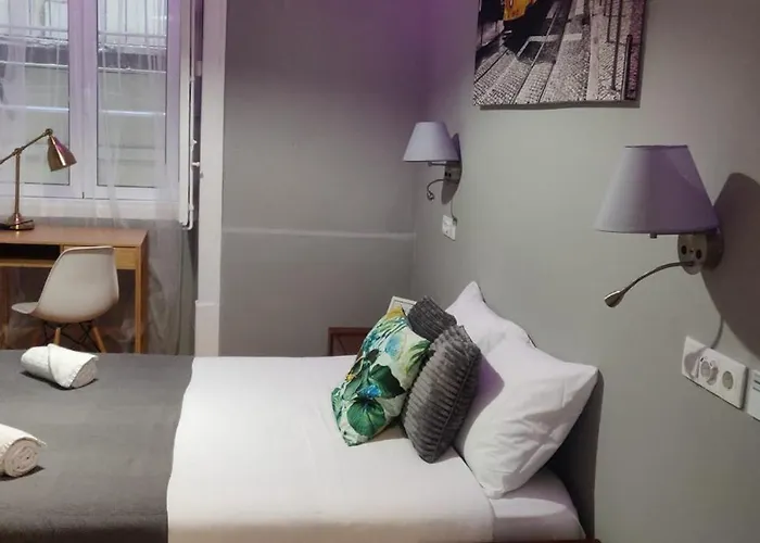 ゲストハウス Great Fanqueiros 5 & 2 4*