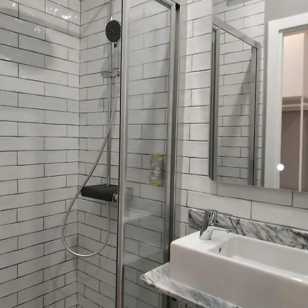 Great Fanqueiros 5 & 2 Πανσιόν Lisboa