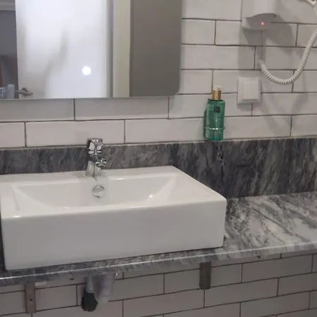 Great Fanqueiros 5 & 2 Πανσιόν Lisboa